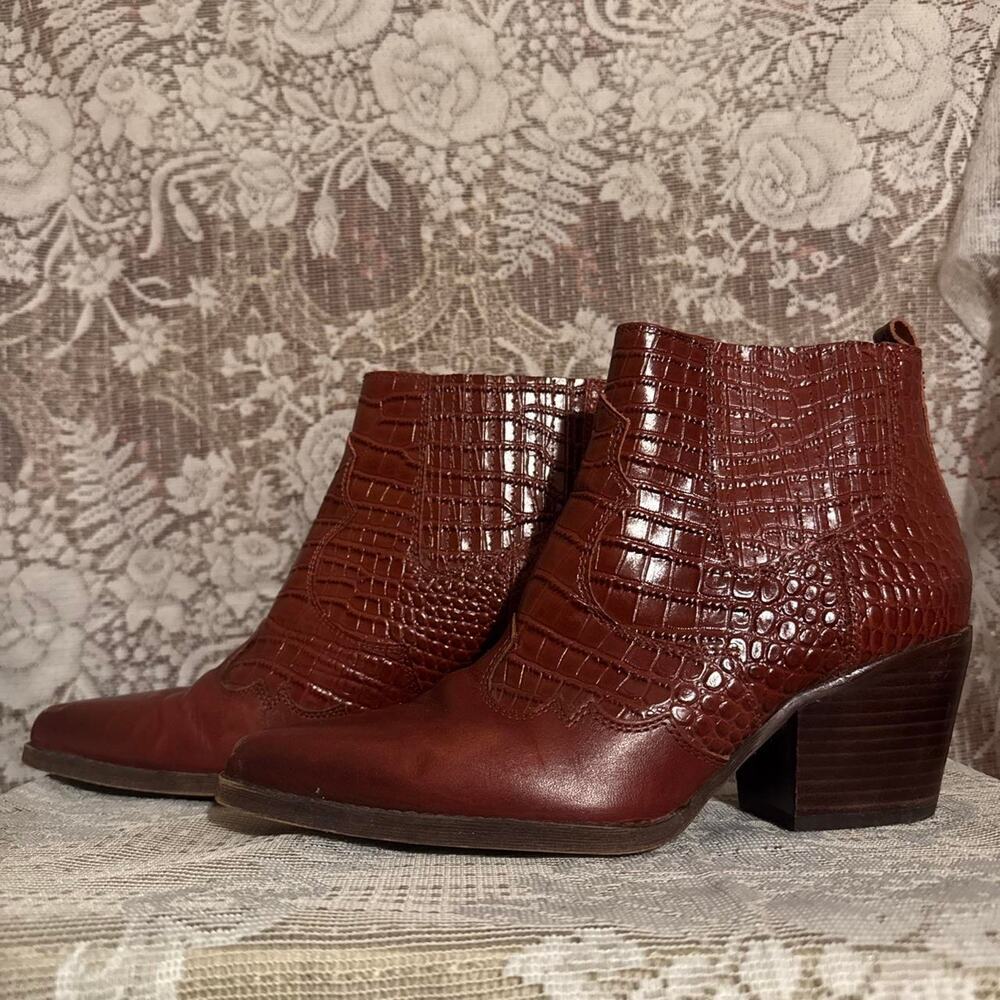 The ultimate statement boots - Picture 2 of 7